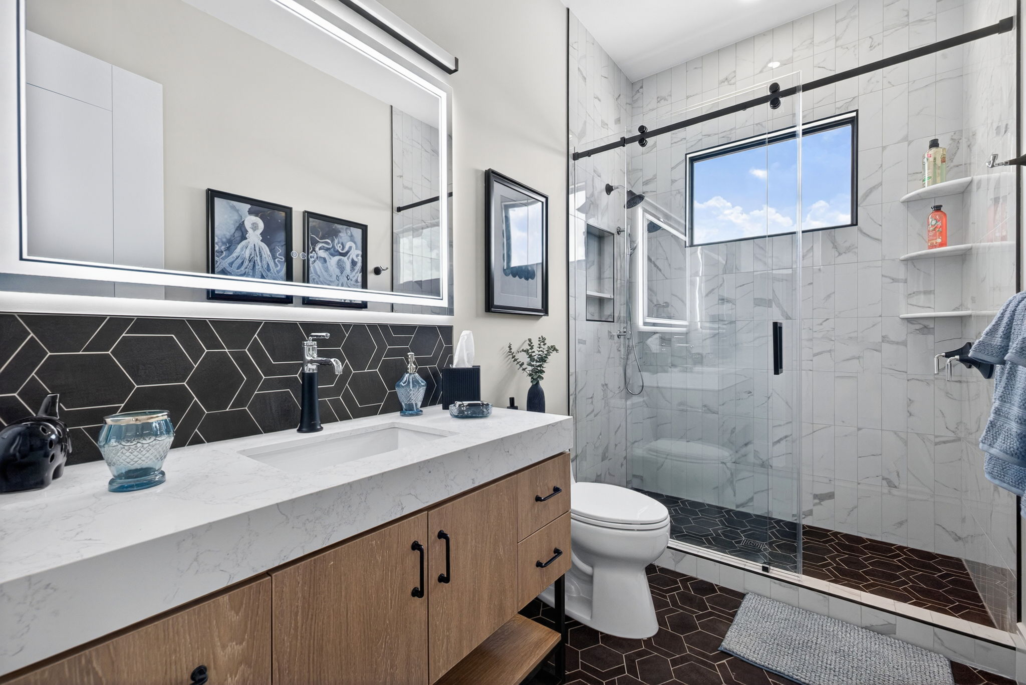 Whiskey Creek model home guest bathroom