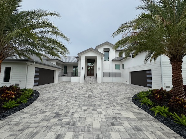 front-exterior-caloosahatchee